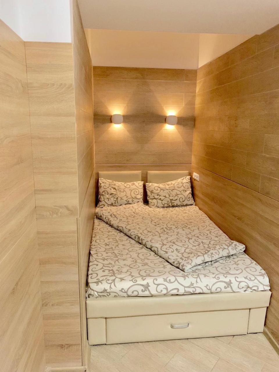 Невелика Smart Квартира В Центрі Для Пари Lviv Dış mekan fotoğraf