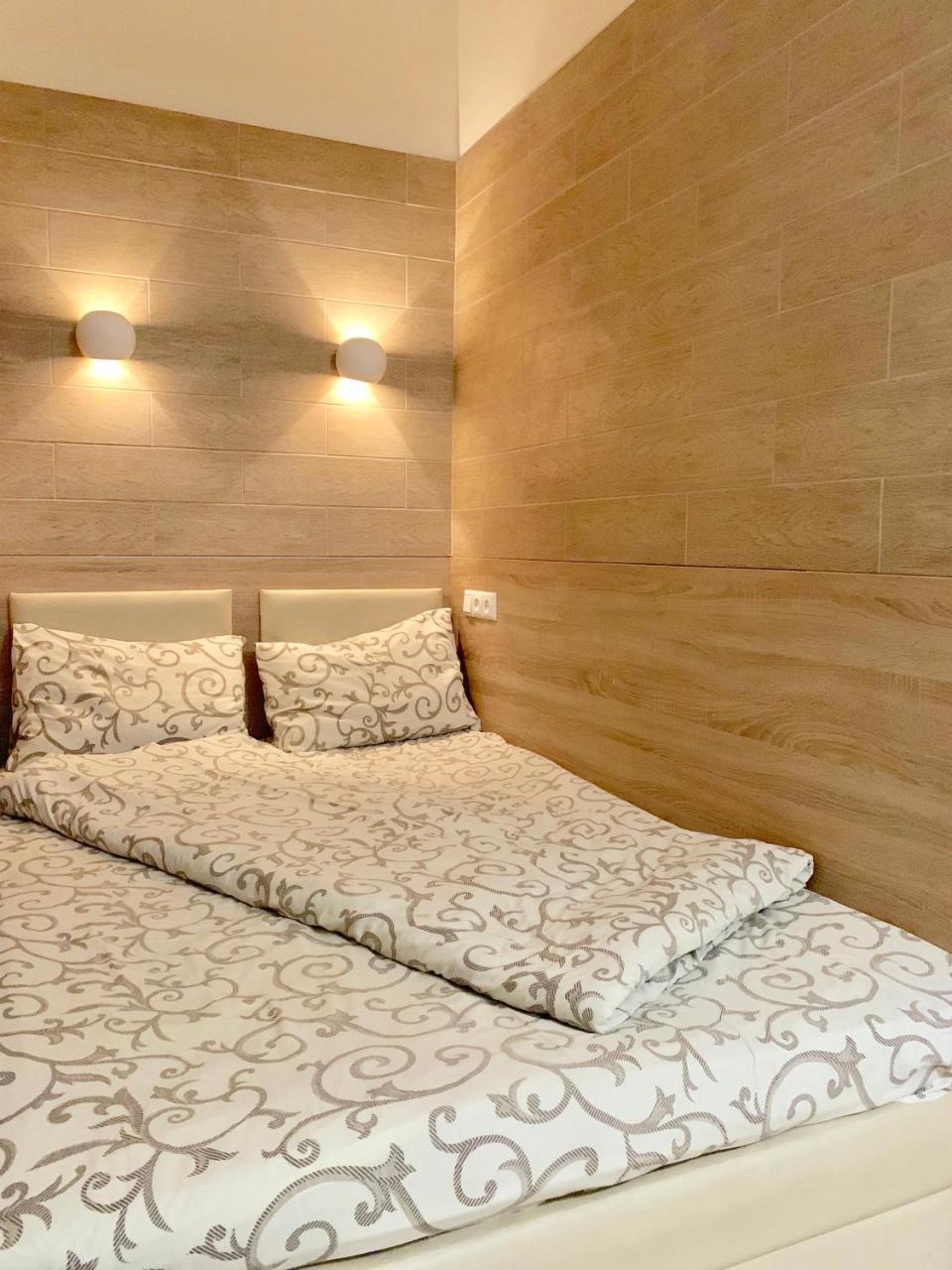 Невелика Smart Квартира В Центрі Для Пари Lviv Dış mekan fotoğraf